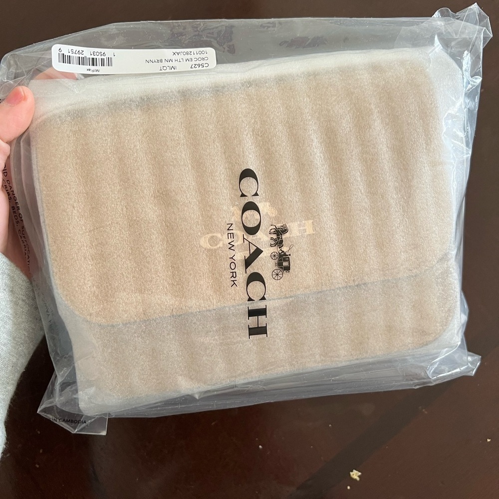 Coach Mini Brynn Crossbody new​ - Picture 5 of 9